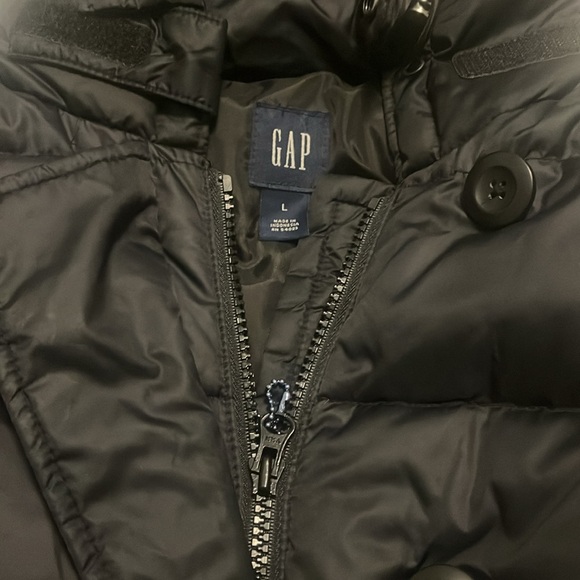 Gap cropped puff vest - Picture 2 of 10